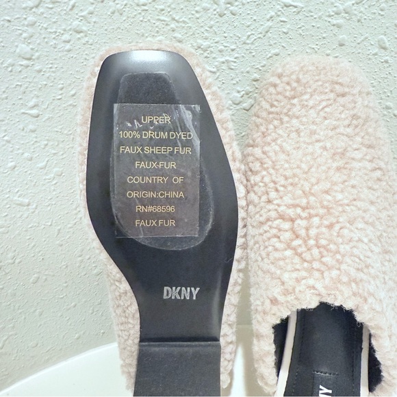 DKNY Women’s Fuzzy Faux Fur Beige Square Toe Mules Size 7 NWT - Picture 8 of 8